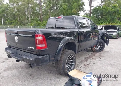 2021 Ram 1500 Big Horn 4X4 5'7 Box z USA, uszkodzony, nr VIN 1C6SRFFT8MN761622